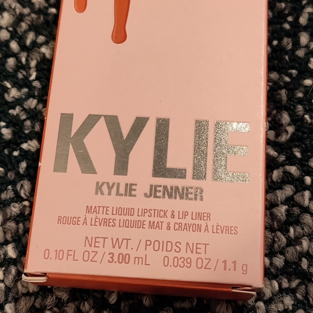 NWT KYLIE JENNER LIPSTICK AND LIP LINER SET - Picture 6 of 9